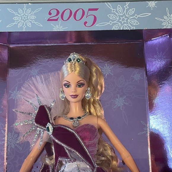 Holiday Barbie Doll by Bob Mackie 2005 NRFB Foreign Language Edition Rare - Picture 2 of 11